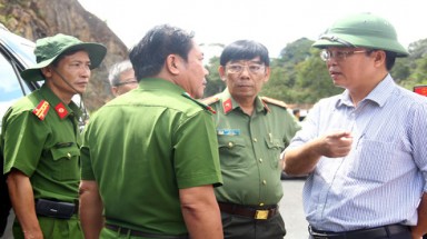 Vụ phá rừng Pơmu: Cục Kiểm lâm vào cuộc, Biên phòng bị truy trách nhiệm