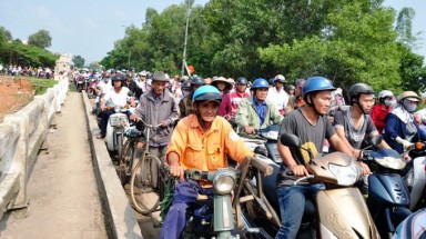  Quảng Ngãi: Làm rõ vụ dân tụ tập gây ách tắc giao thông quốc lộ 1