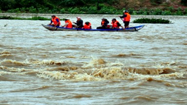  Quảng Ngãi:Nước dâng bất ngờ, 25.000 người chạy lũ